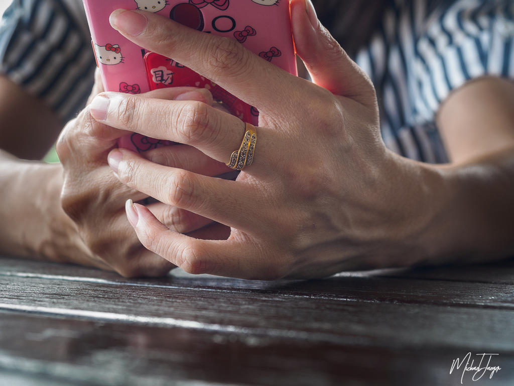 hands-1.jpg
