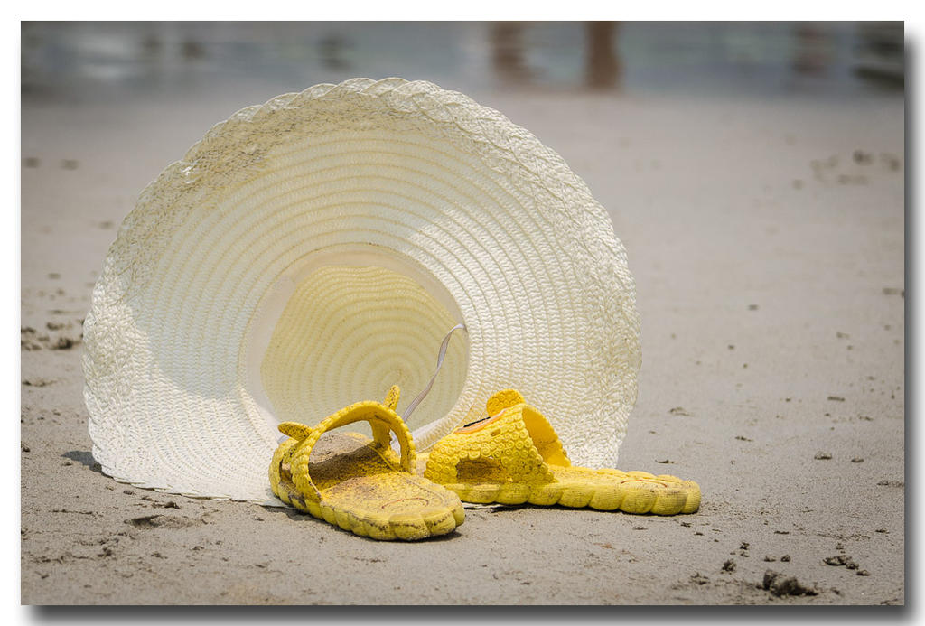 hat-shoe-beach.jpg