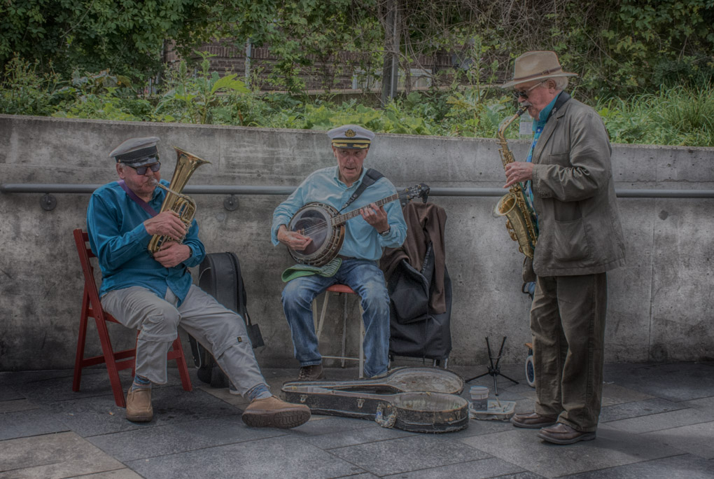 HDR Trio Band.jpg
