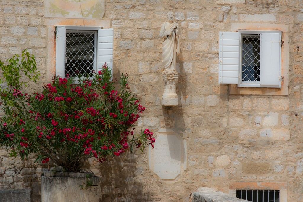 House of the statue.jpg