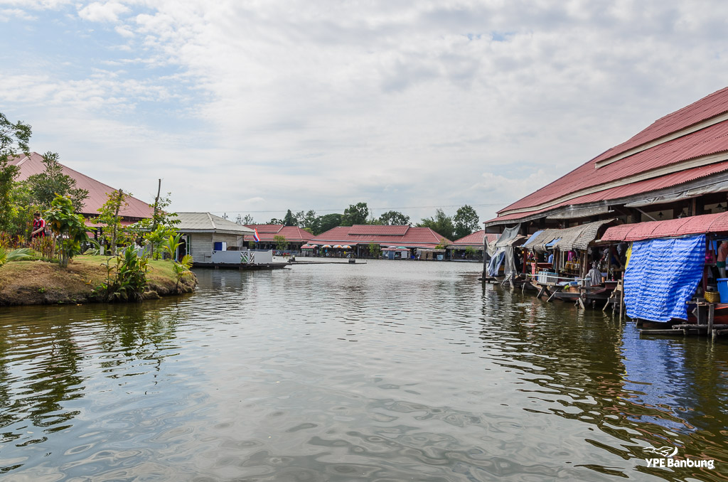Hua-Hin-Sam-Phan-Nam-Floating-Market--2.jpg