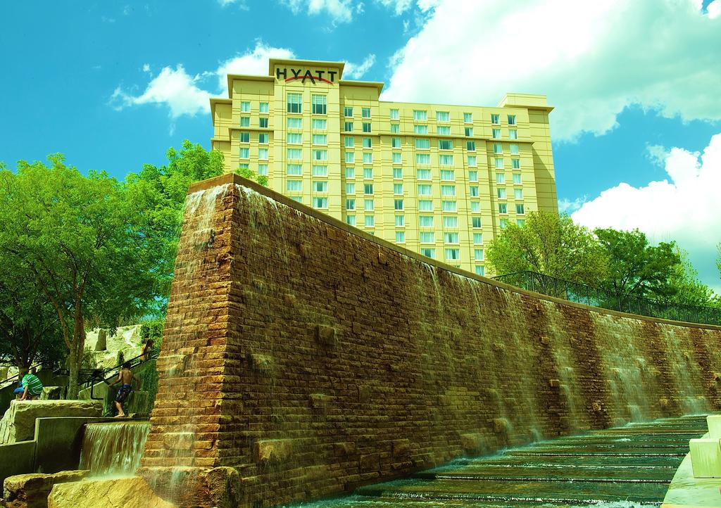 hyattfountain.jpg