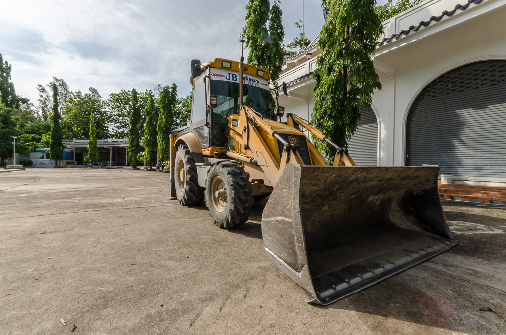 JCB-1.jpg