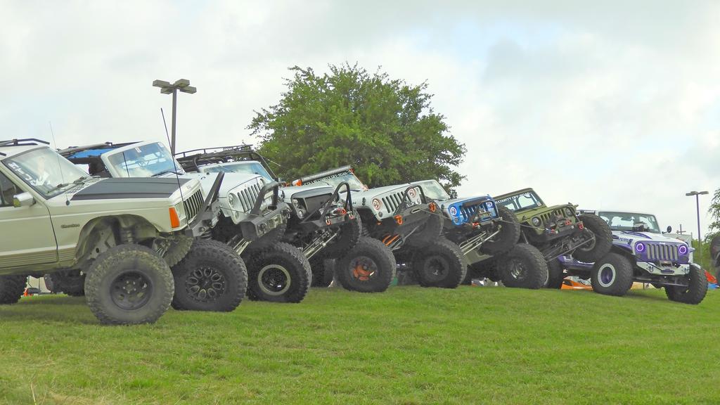 Jeep Club 01a.jpg
