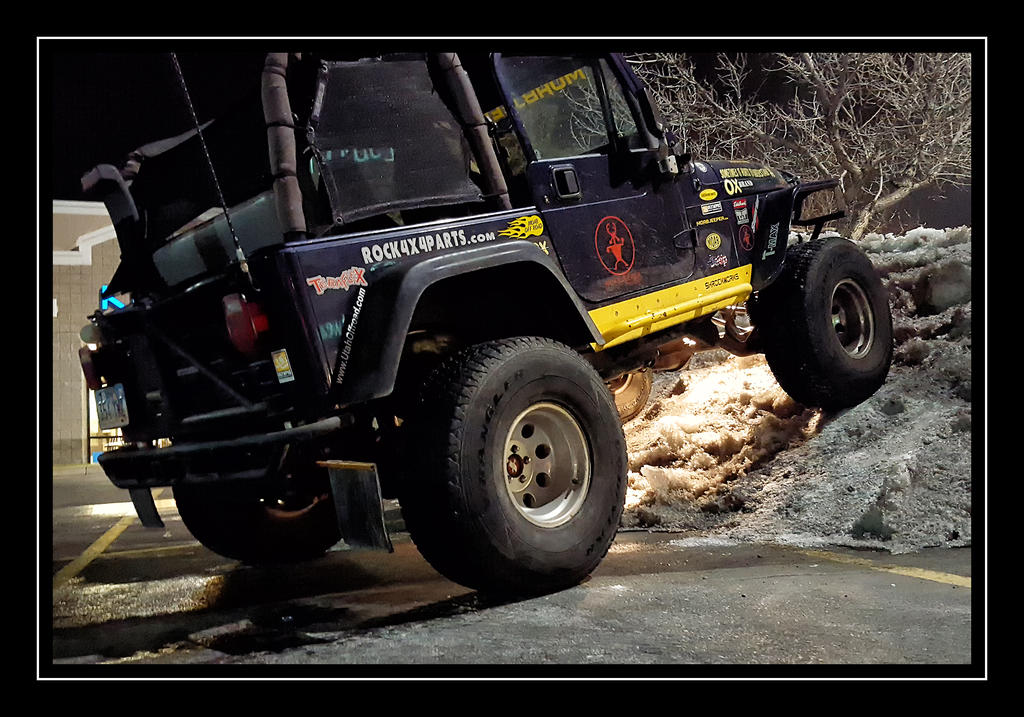 JeepSnowHill.jpg