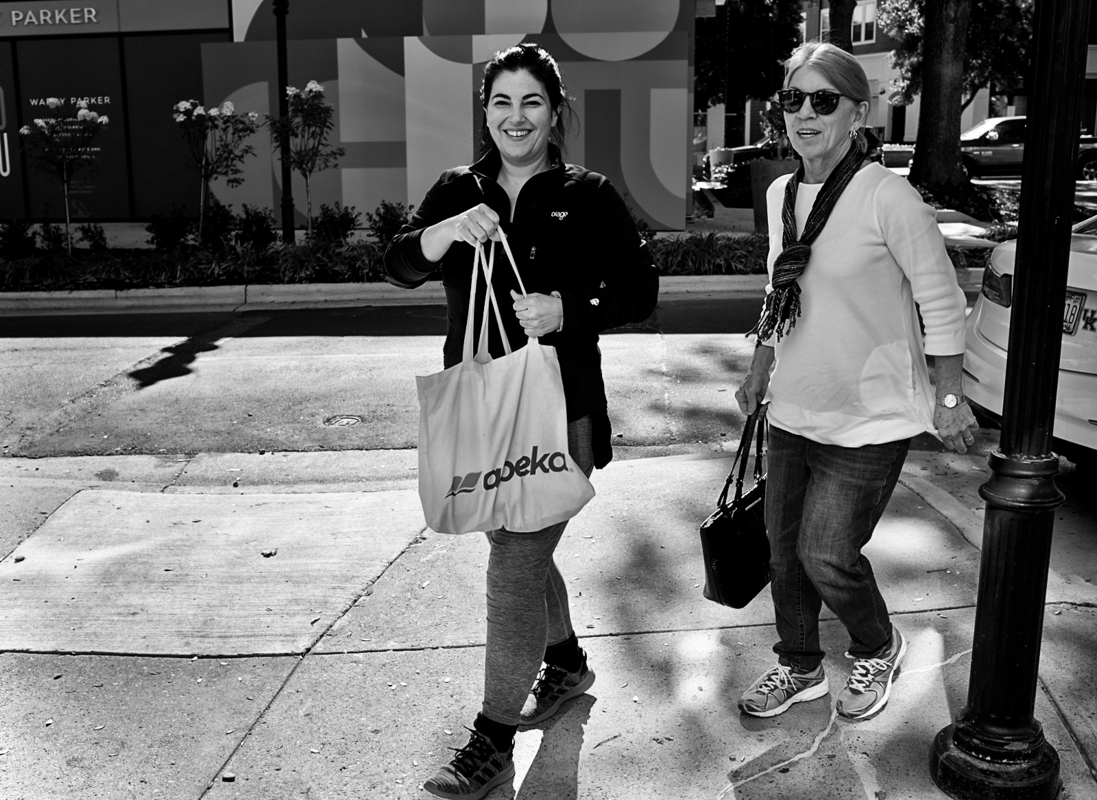 ladies shopping1.JPG