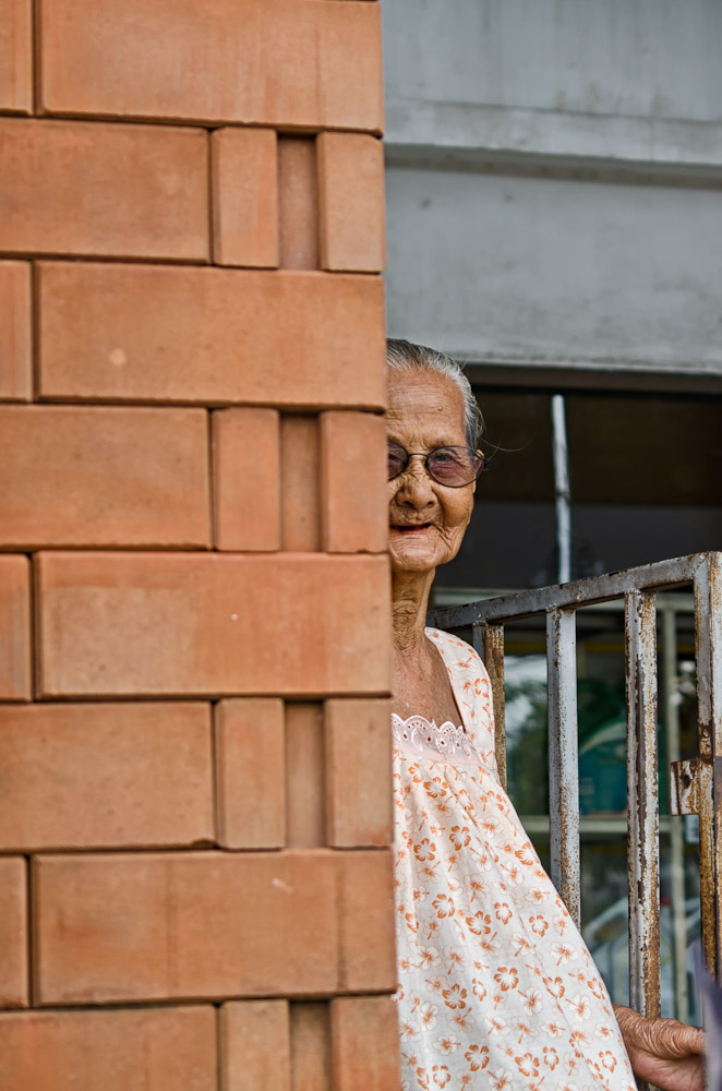 lady-1.jpg