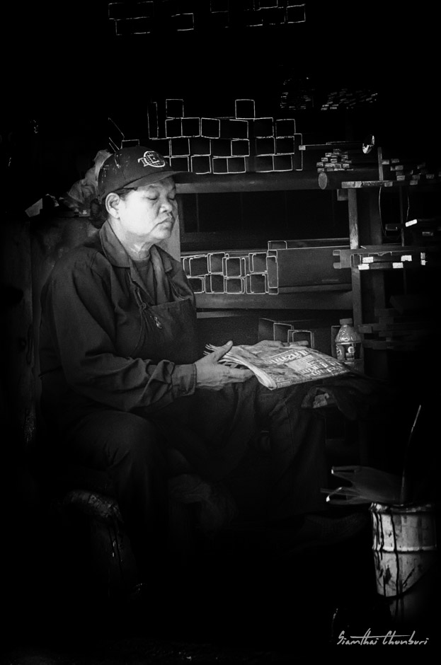lady-reading-1.jpg
