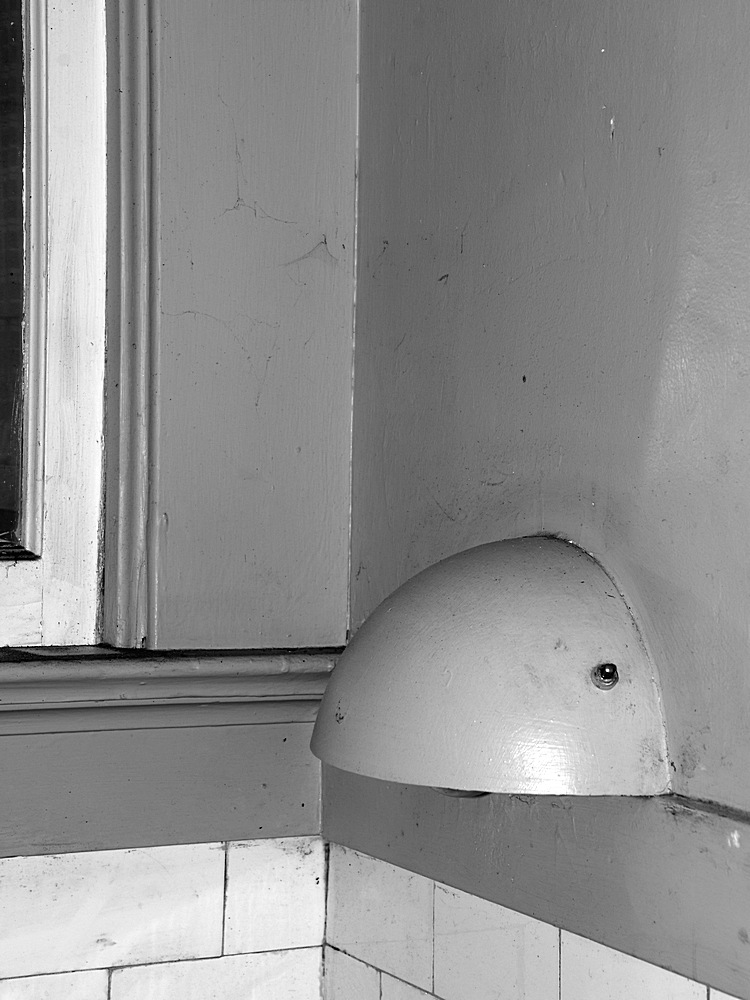 Lamp2BW.JPG