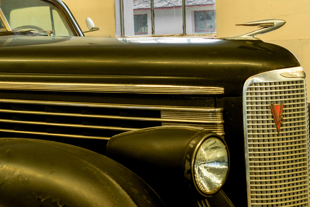 LaSalle Hood Ornament.jpg
