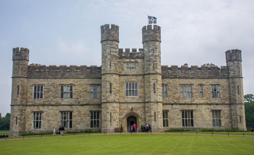 Leeds Castle 1.jpg