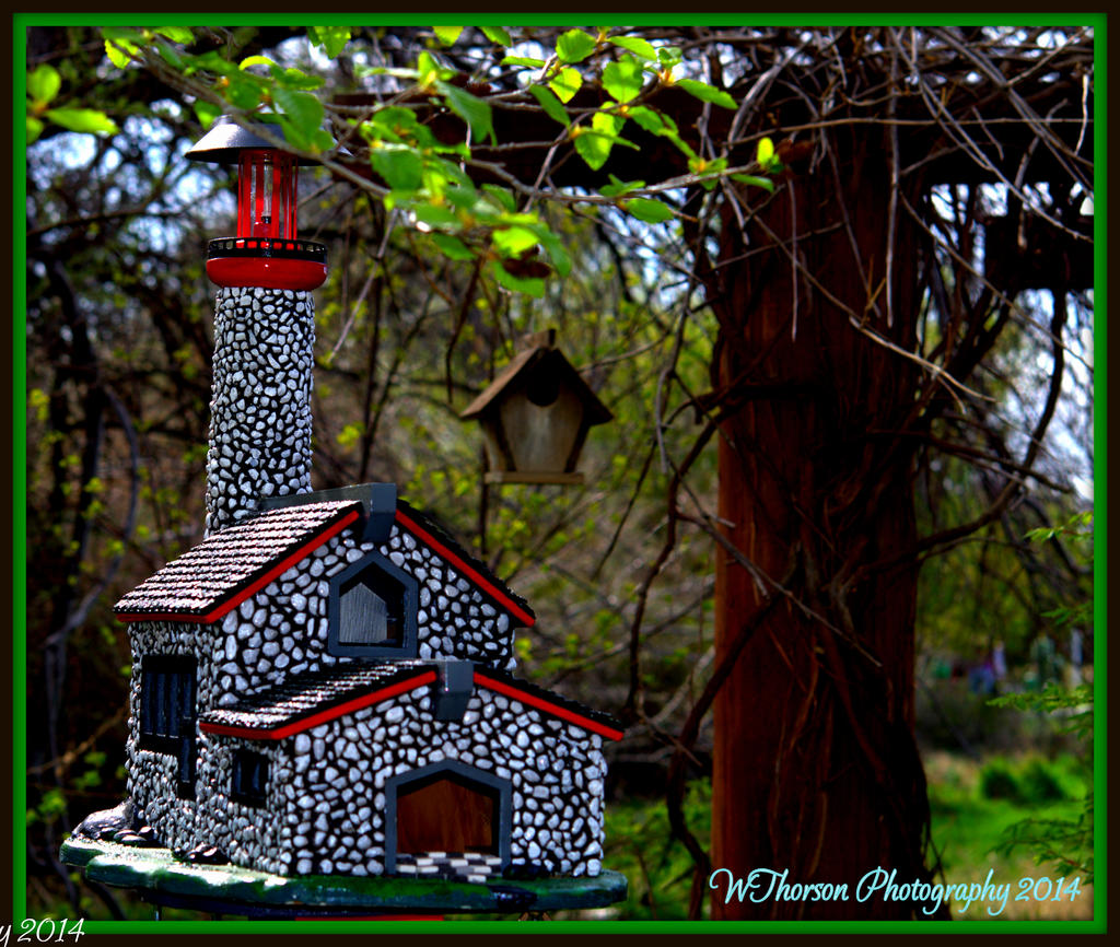 Lighthouse Birdhouse.jpg