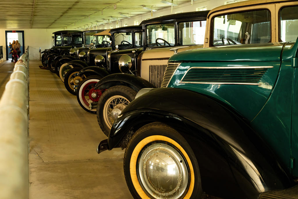 Line Of Cars 1.jpg