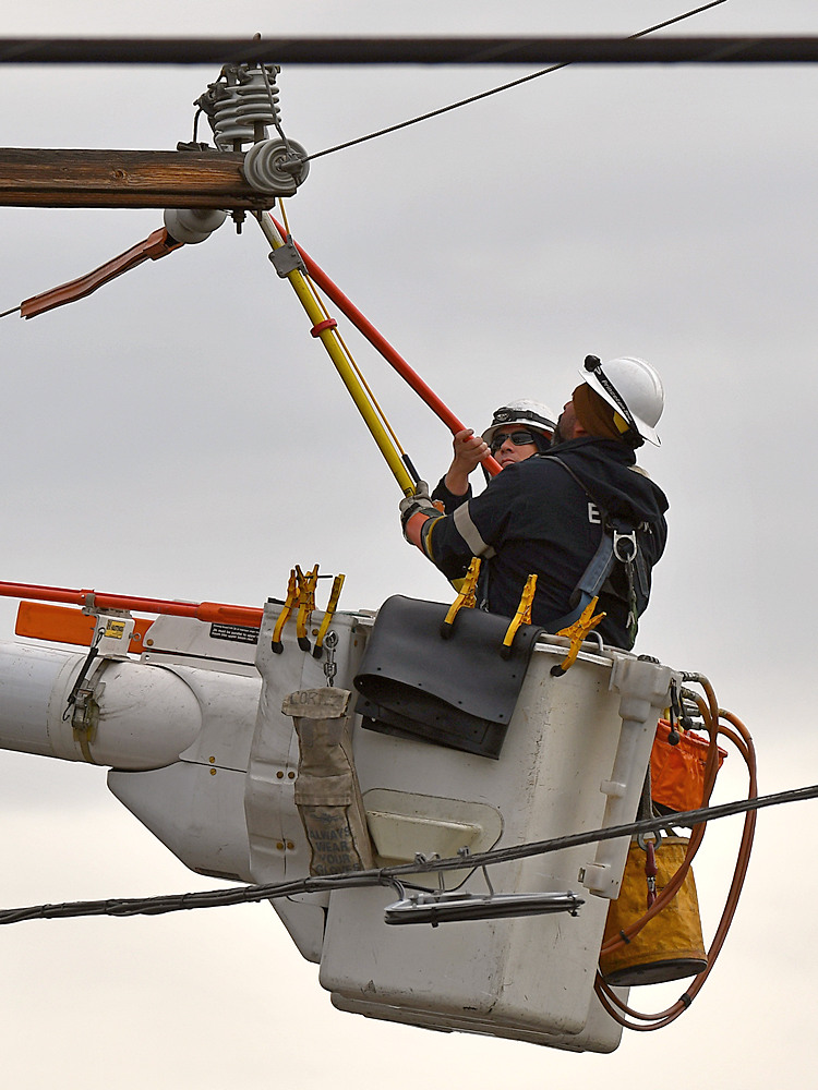 Linemen3.jpg