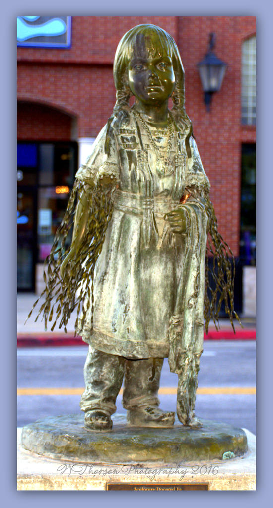 Little Girl Statue on 25th 4-1-2016.jpg