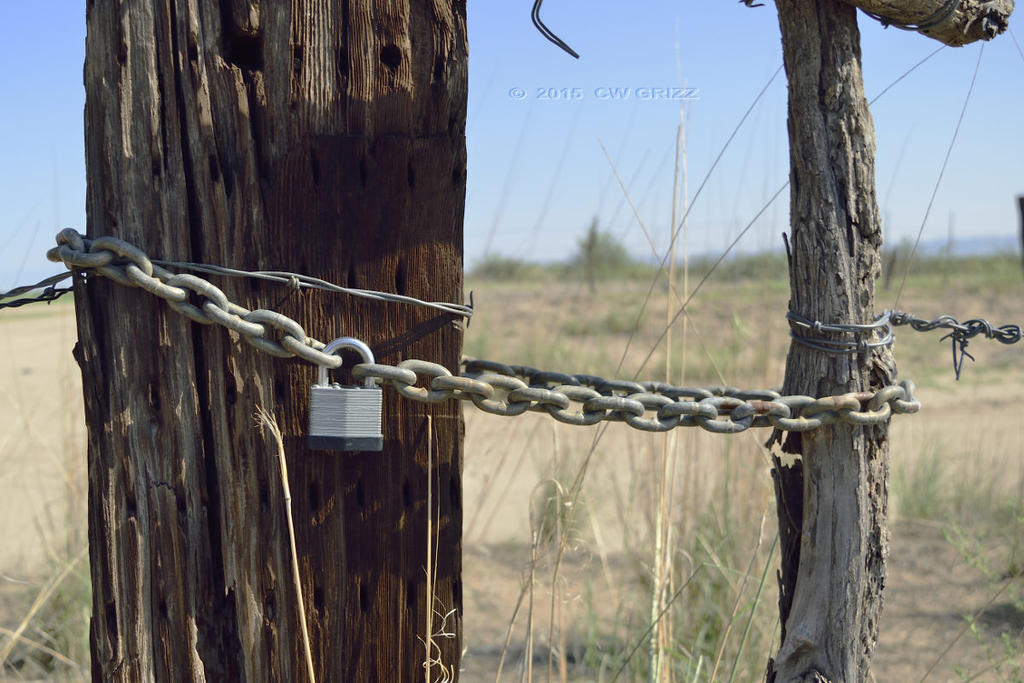 lock1-cr.jpg