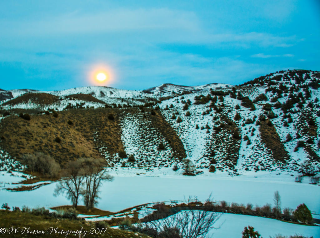 Lost Creek Moon Rise 3-11-2017.jpg