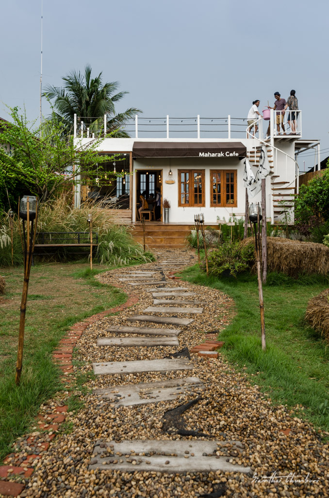 maharak-cafe-koh-larn-1.jpg