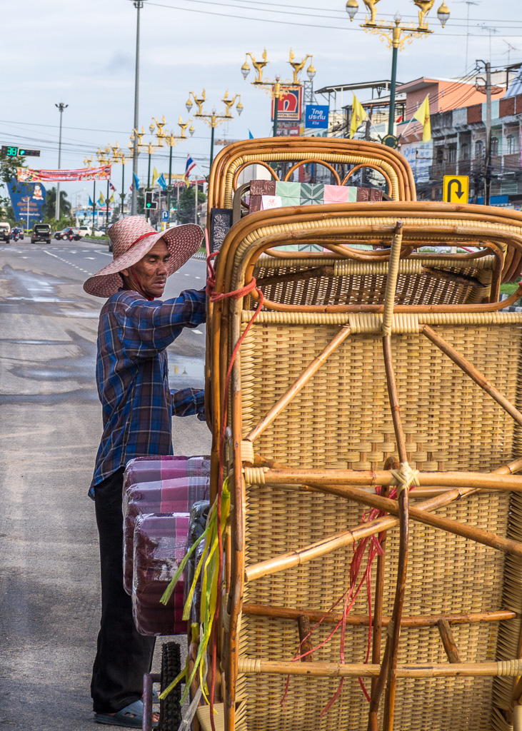 man-selling-cushins_2.jpg