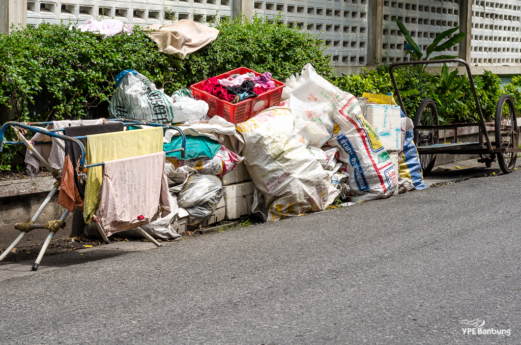 mess-1.jpg