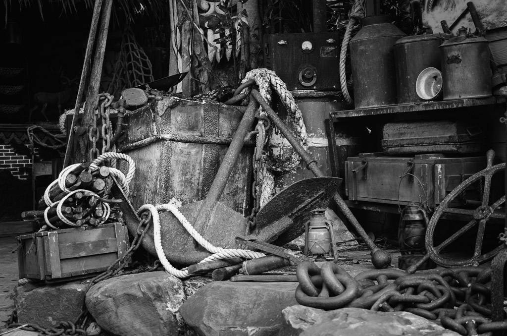 mess-bw-1.jpg