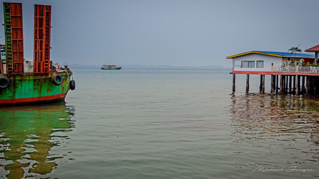 midle-boat-1.jpg