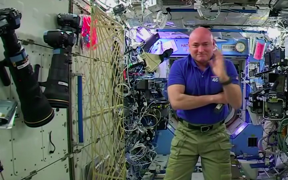 Mike Kelly, 500mm 800mm ISS.jpg