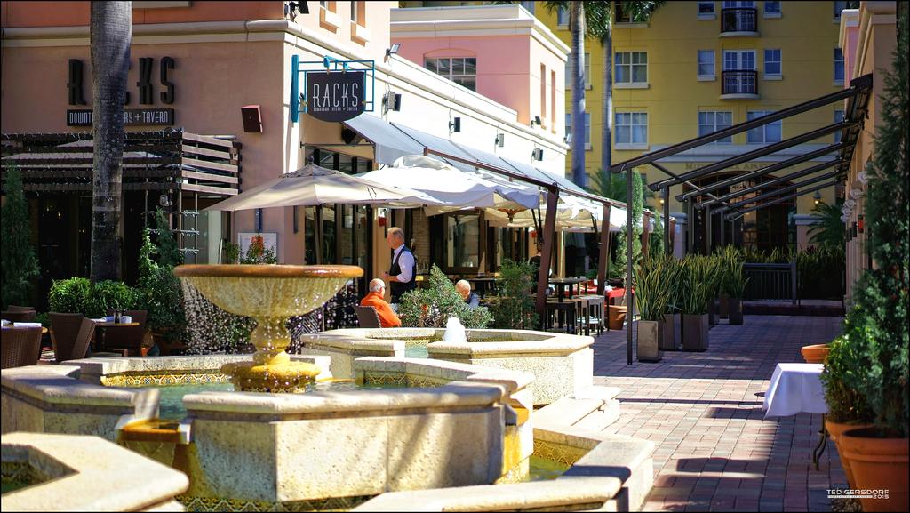 Mizner Outside Dining   7.jpg