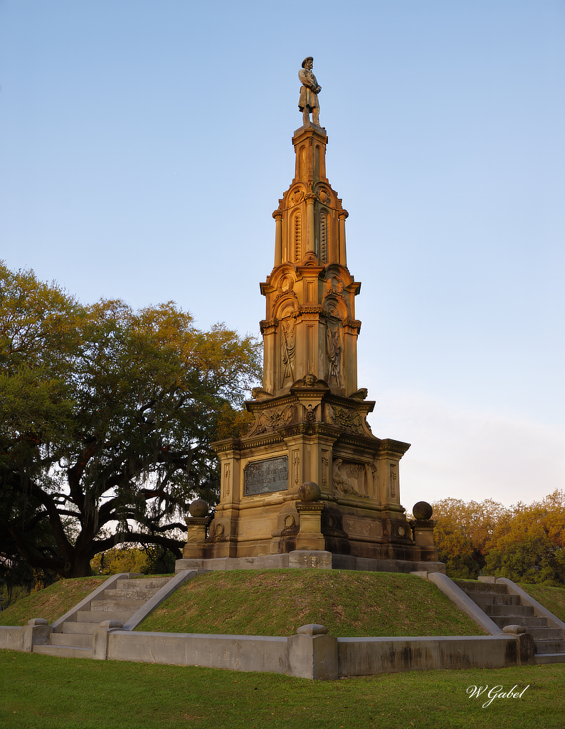 Monumant Forsyth park sm.jpg