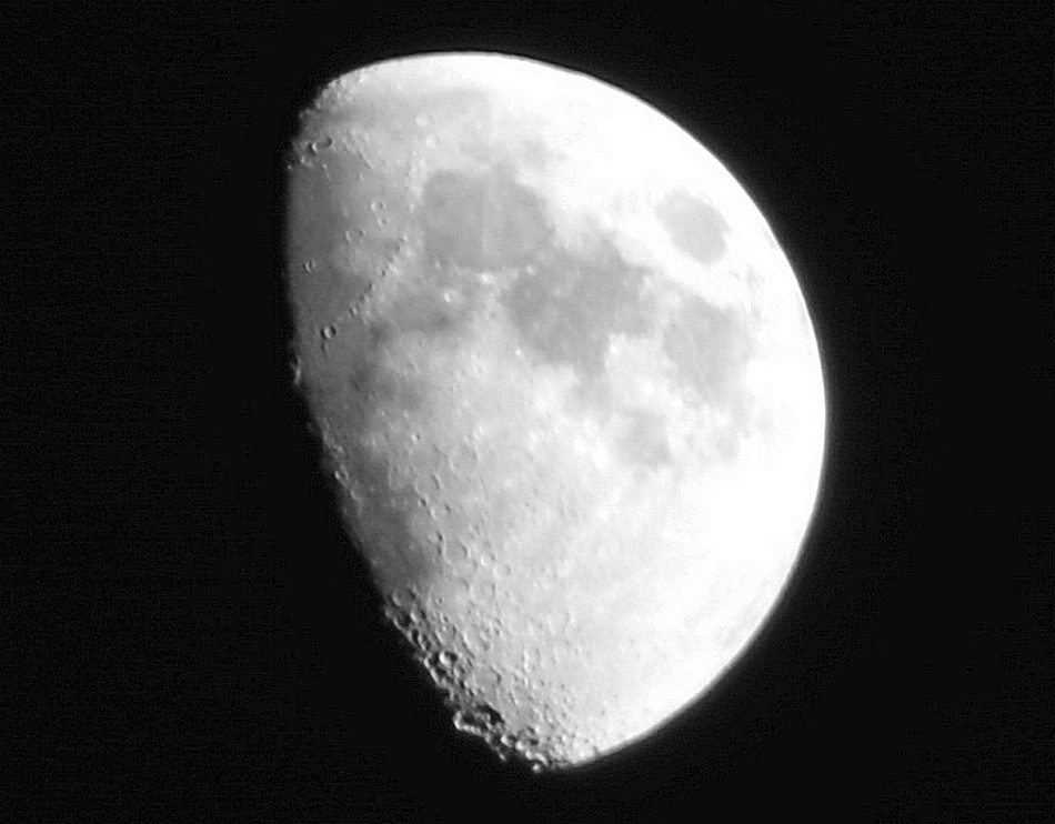 Moon.jpg