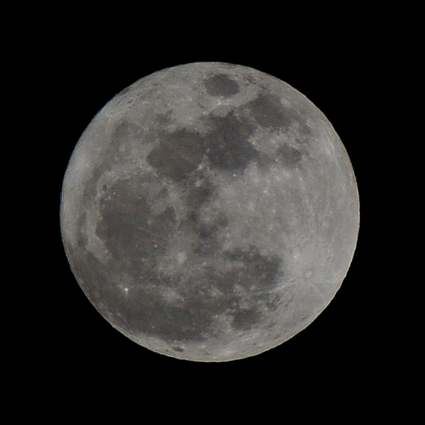 Moon_2.jpg