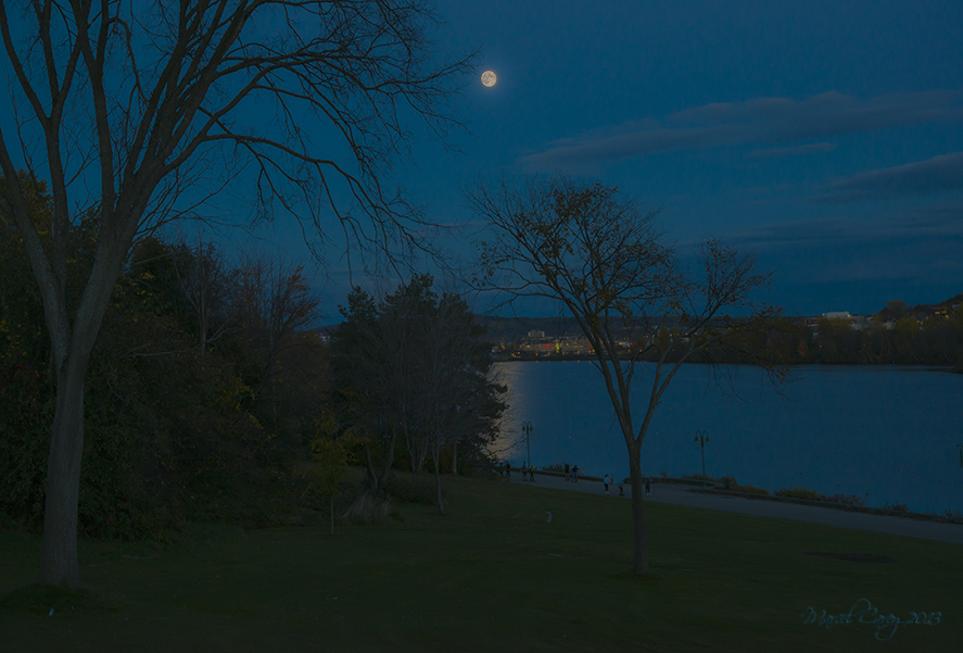Moonlight ovr river.jpg