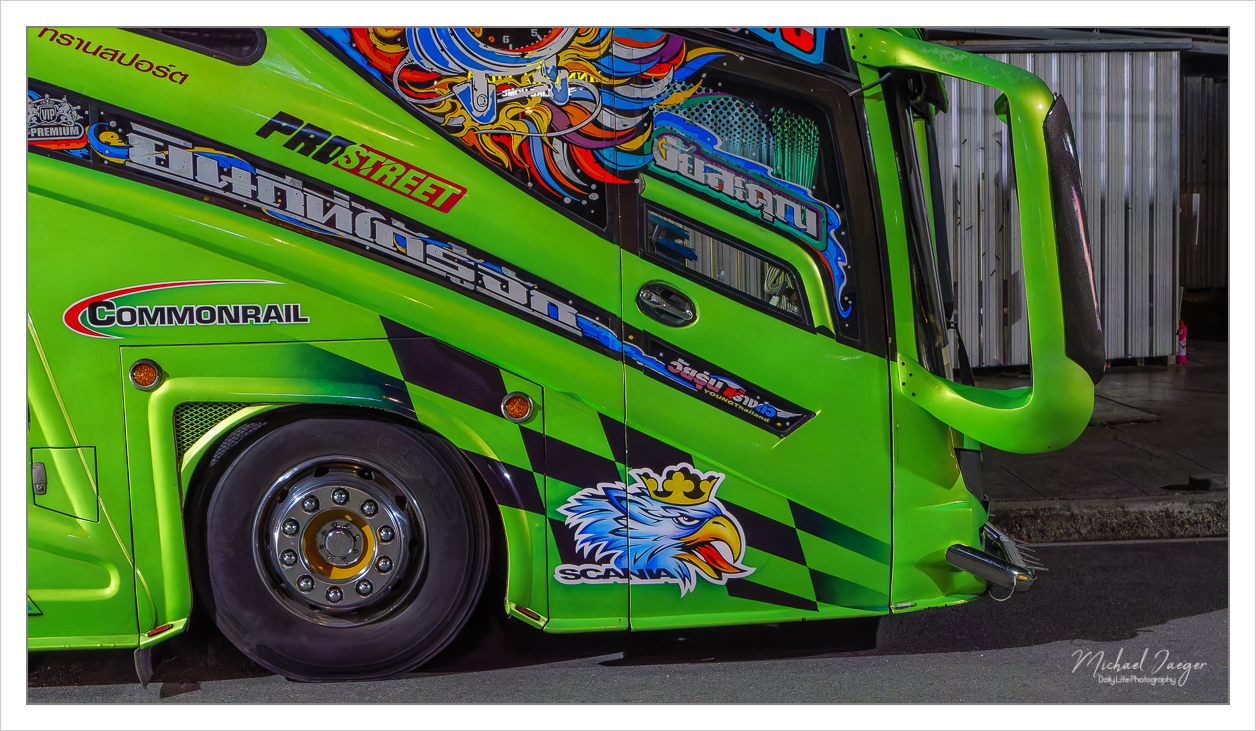 morning-bus-4.jpg