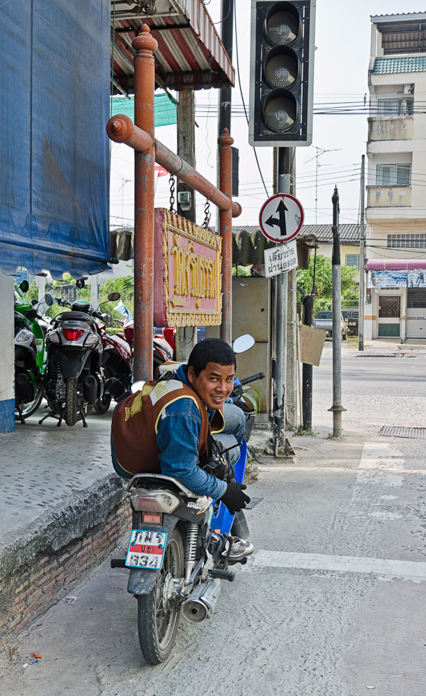 motorcycletaxi-1.jpg