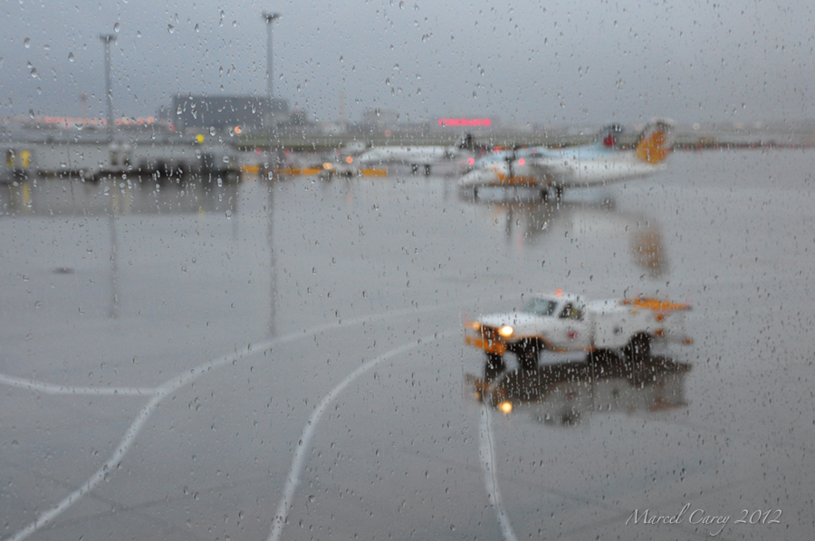 Mtl airport in the rain.jpg