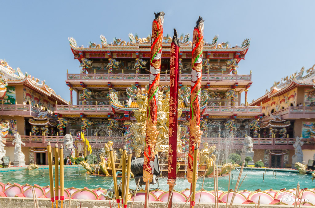 Nacha-Sa-Thai-Chue-Shrine-38.jpg