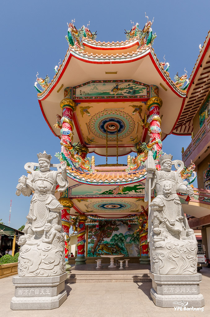 Nacha-Sa-Thai-Chue-Shrine-4.jpg