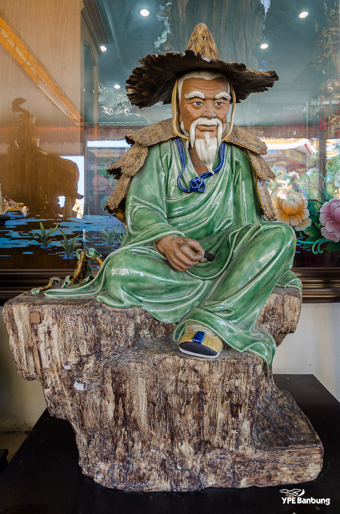 Nacha-Sa-Thai-Chue-Shrine-40.jpg