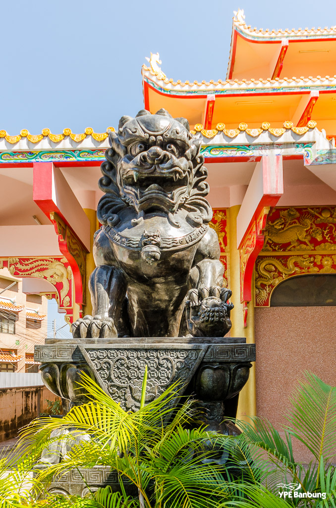 Nacha-Sa-Thai-Chue-Shrine-44.jpg