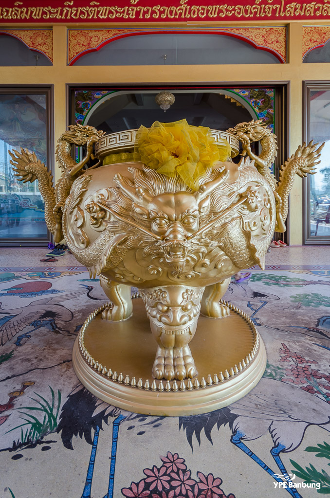Nacha-Sa-Thai-Chue-Shrine-46.jpg
