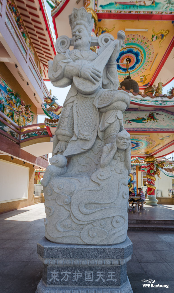 Nacha-Sa-Thai-Chue-Shrine-48.jpg