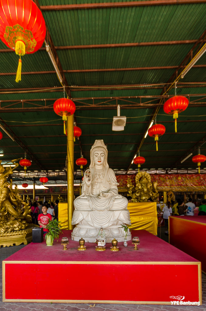 Nacha-Sa-Thai-Chue-Shrine-49.jpg