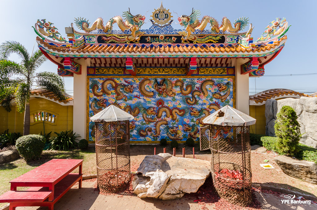 Nacha-Sa-Thai-Chue-Shrine-50.jpg