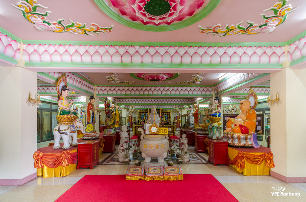 Nacha-Sa-Thai-Chue-Shrine-53.jpg