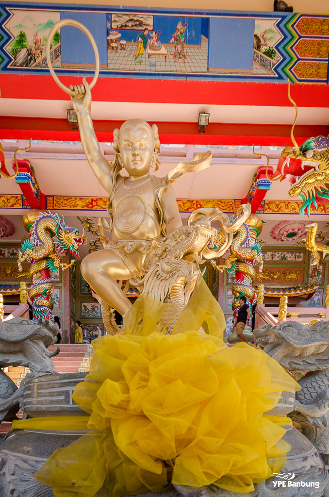 Nacha-Sa-Thai-Chue-Shrine-8.jpg