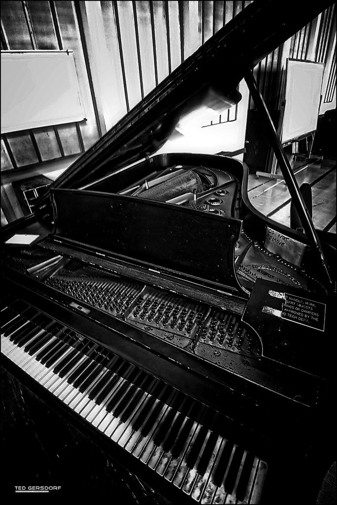 Oberlin Piano 2013 BW.jpg