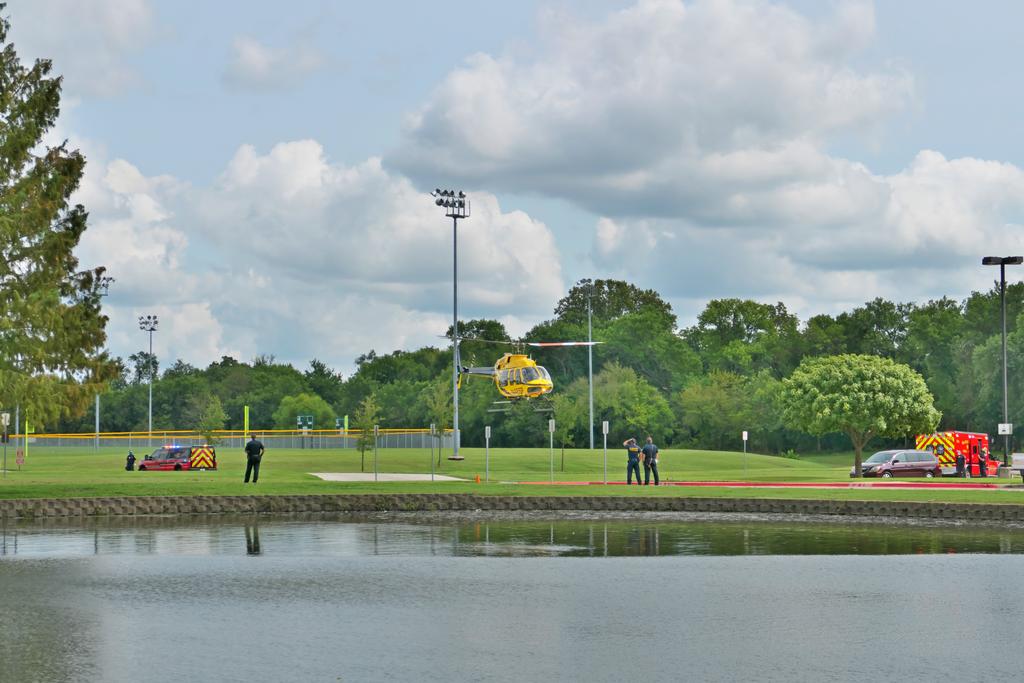 P1000018DS_L_sm.jpg P1000018DS_L_sm.jpg