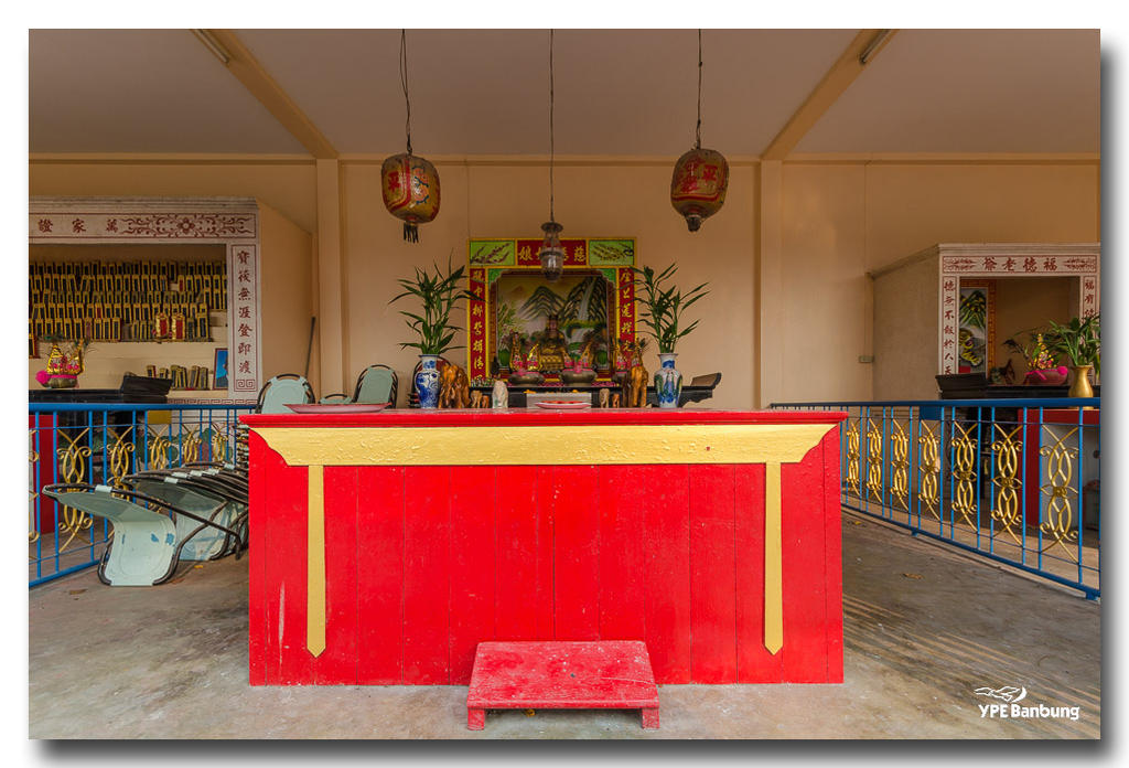 praying-5-FrameShop.jpg