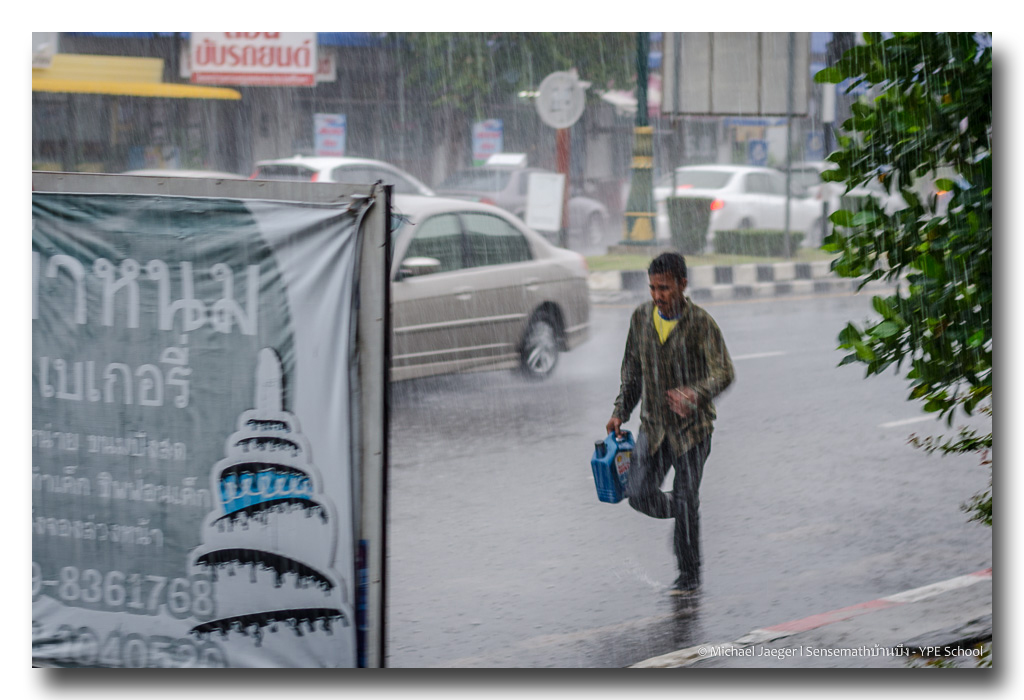 rainy-snaps-50mm-1 (6).jpg