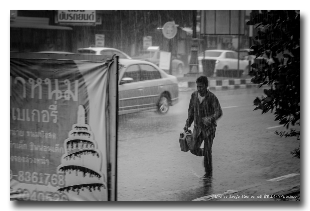 rainy-snaps-50mm-bw-1.jpg